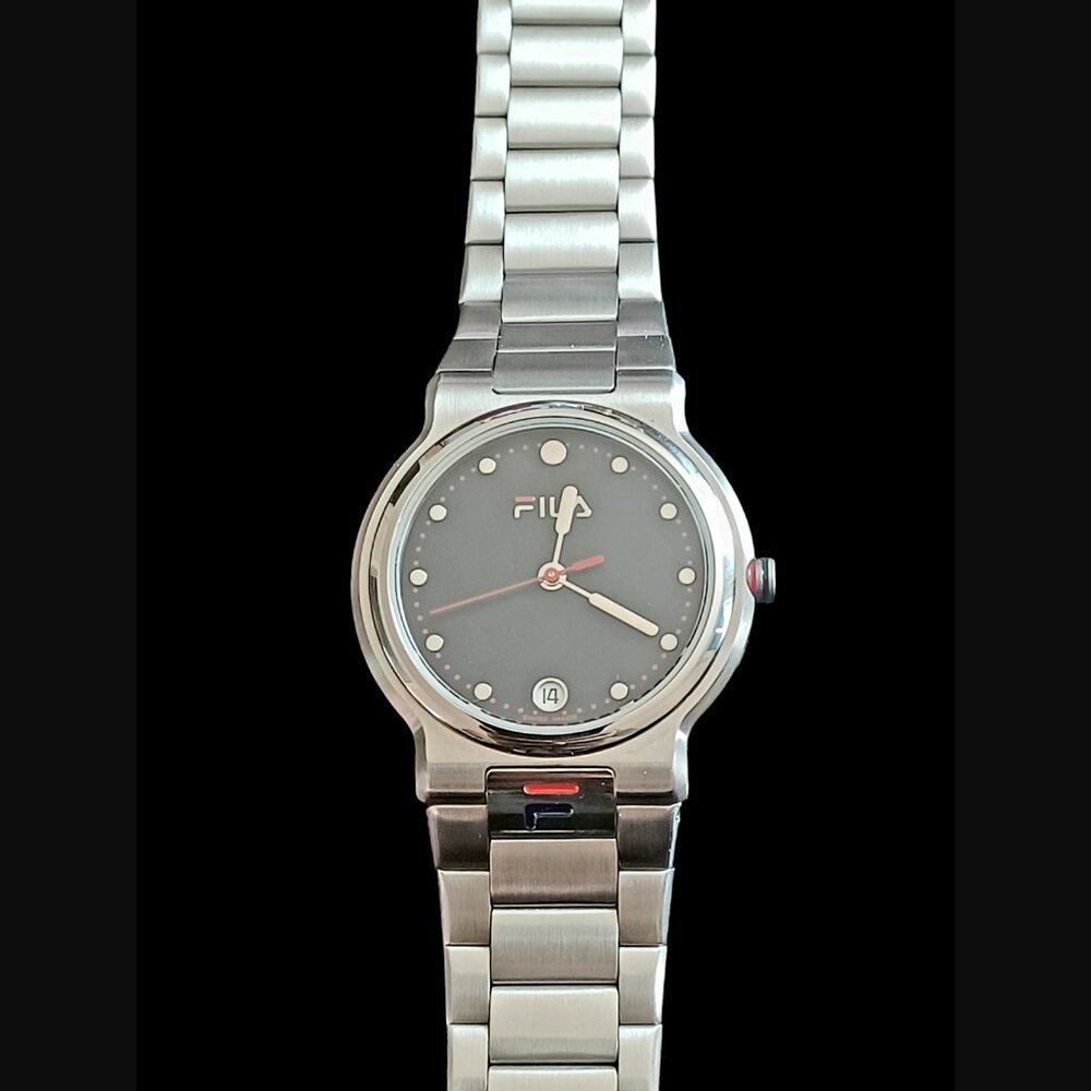 Vintage Fila Wiss Silver Tone Stainless Steel Water Resistant F200M Wristwatch - Picture 3 of 13